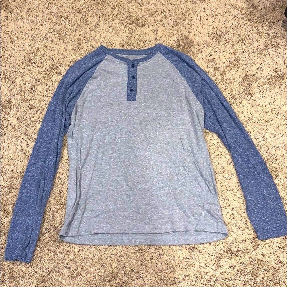 Levi’s long sleeve shirt